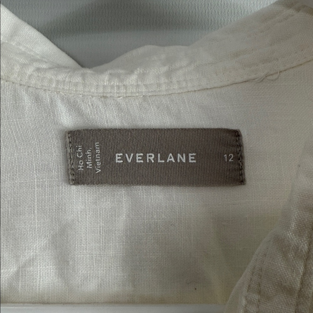 Everlane Cream Button Down Shirt - Picture 2 of 4